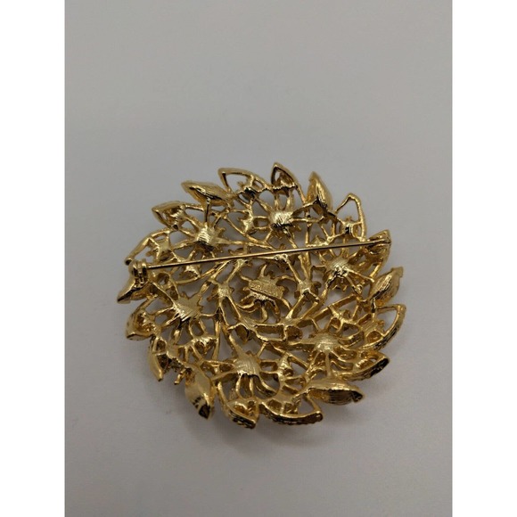 Vintage MJENT Gold Tone Wreath Style Circle Brooch With Clear White Crystal - Picture 9 of 10